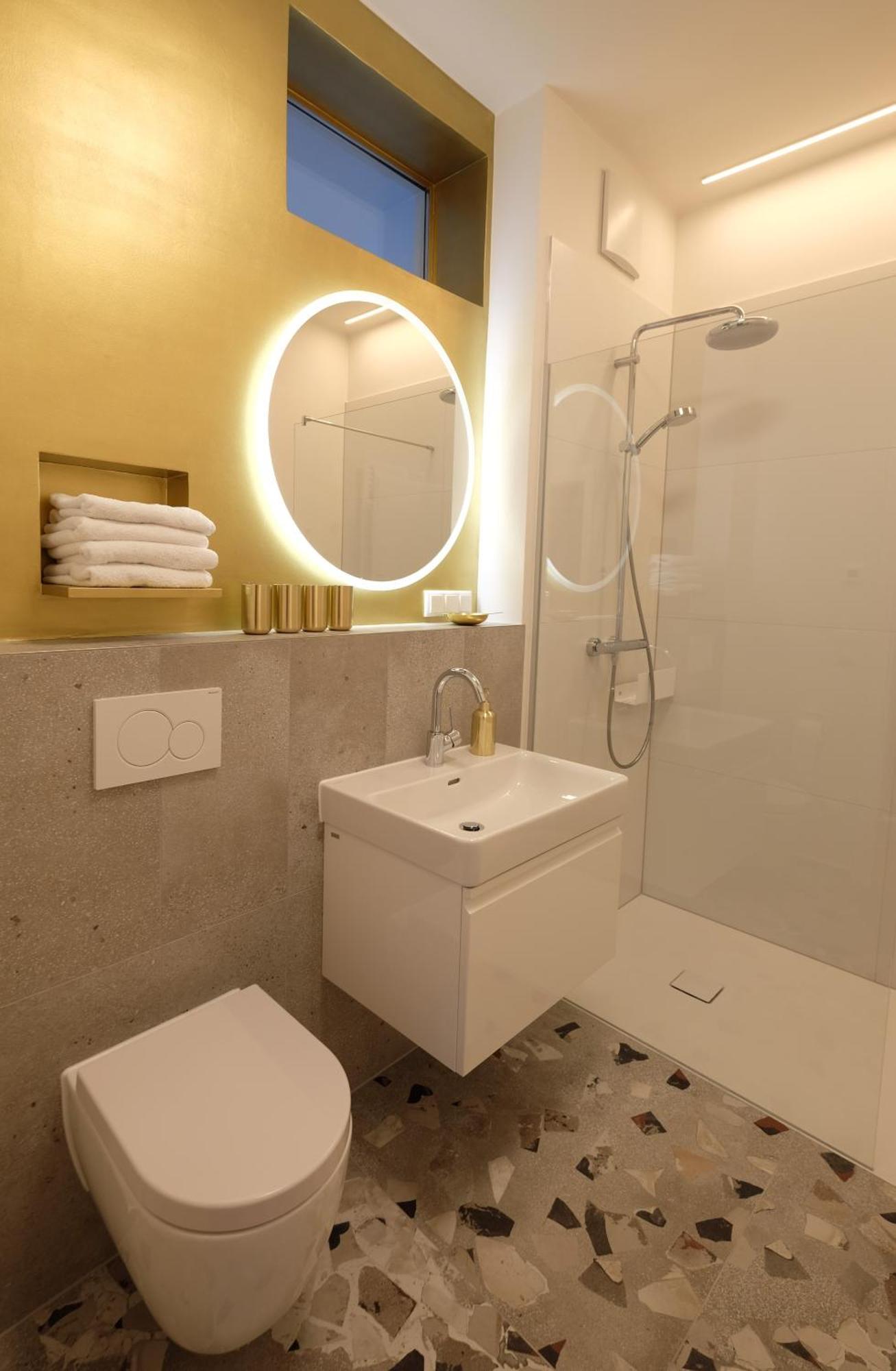 Golden Flat By Grazrentals With Parkview - Brandnew & Free Parking Bagian luar foto