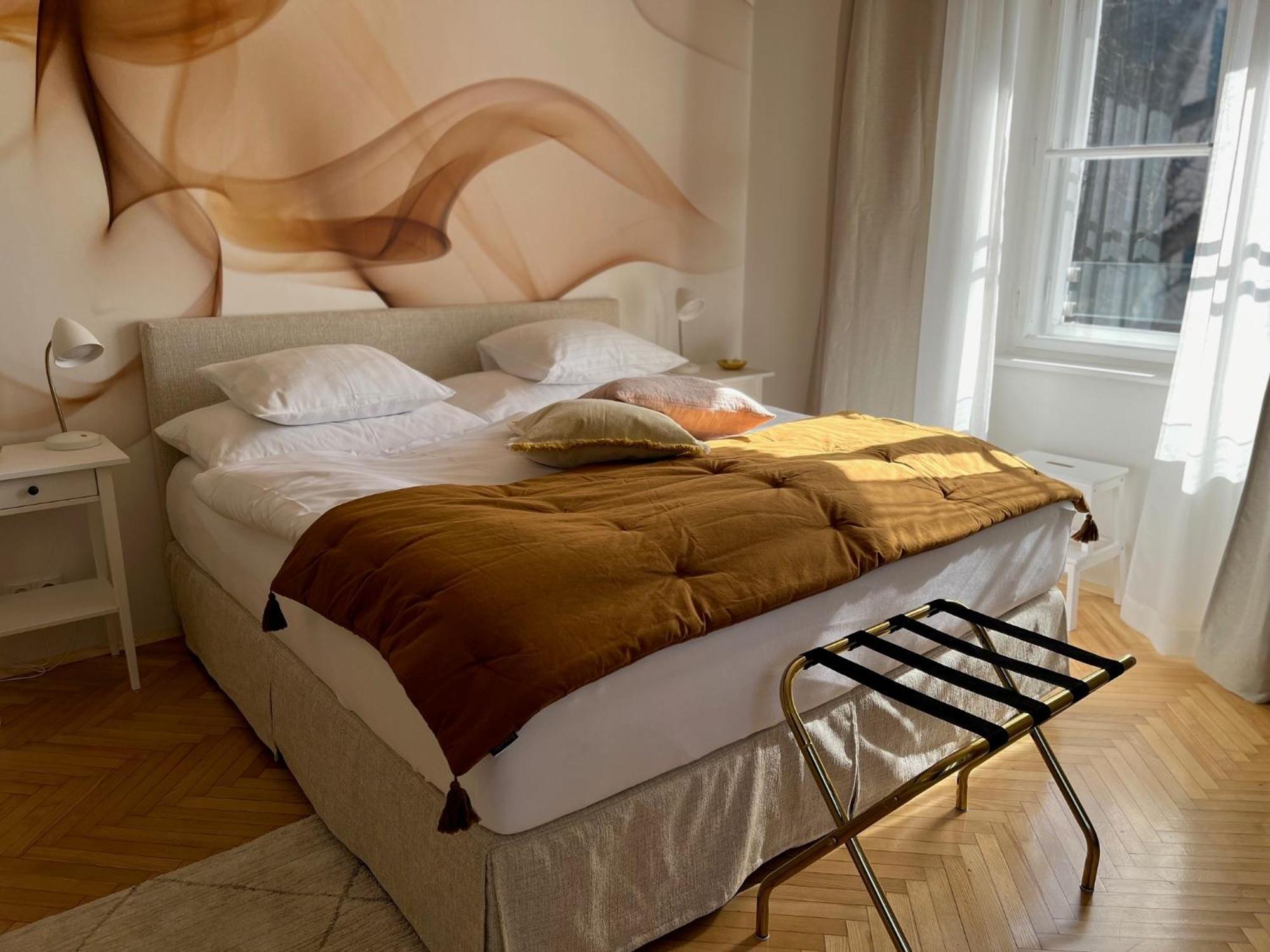 Golden Flat By Grazrentals With Parkview - Brandnew & Free Parking Bagian luar foto
