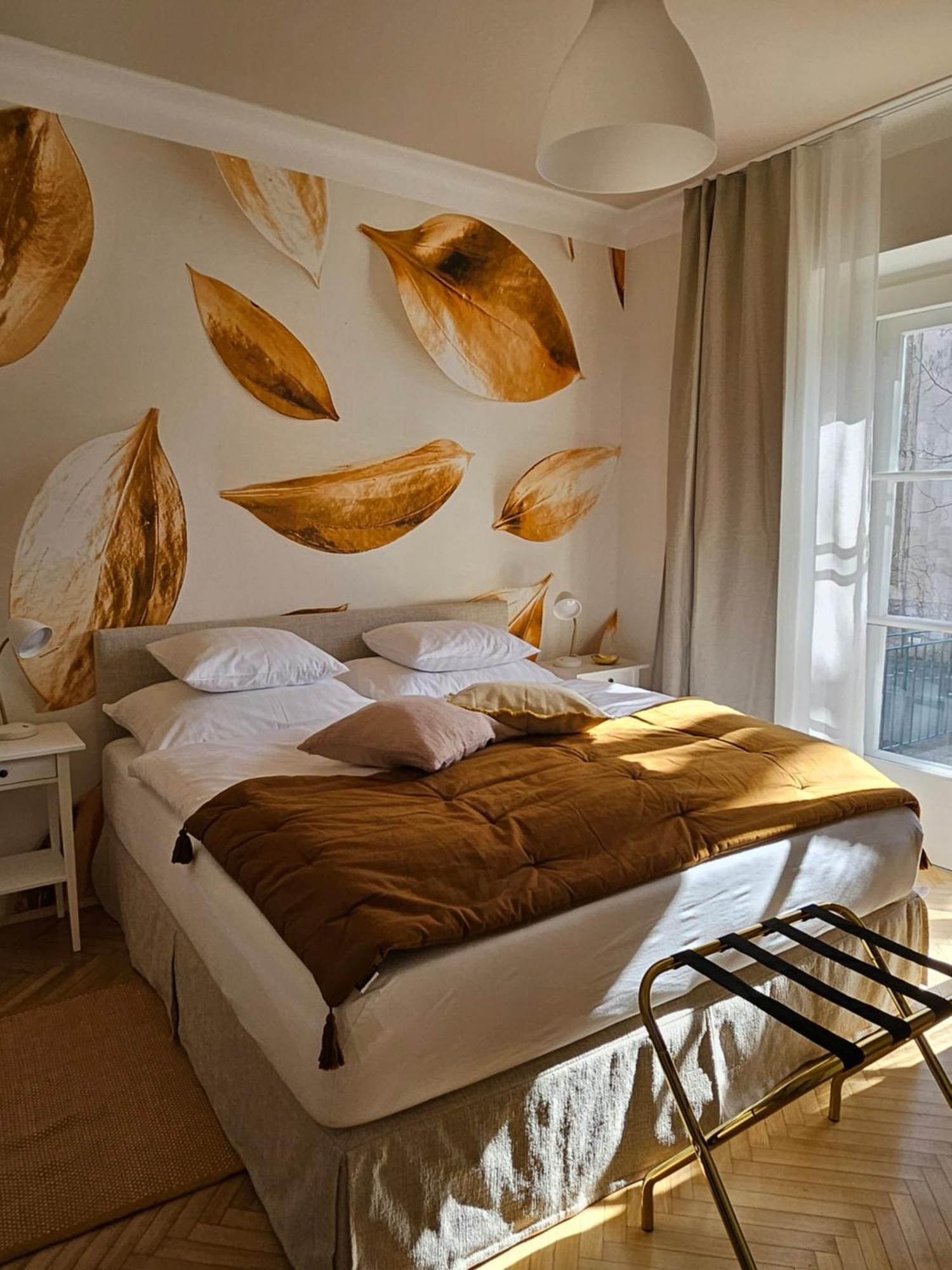 Golden Flat By Grazrentals With Parkview - Brandnew & Free Parking Bagian luar foto