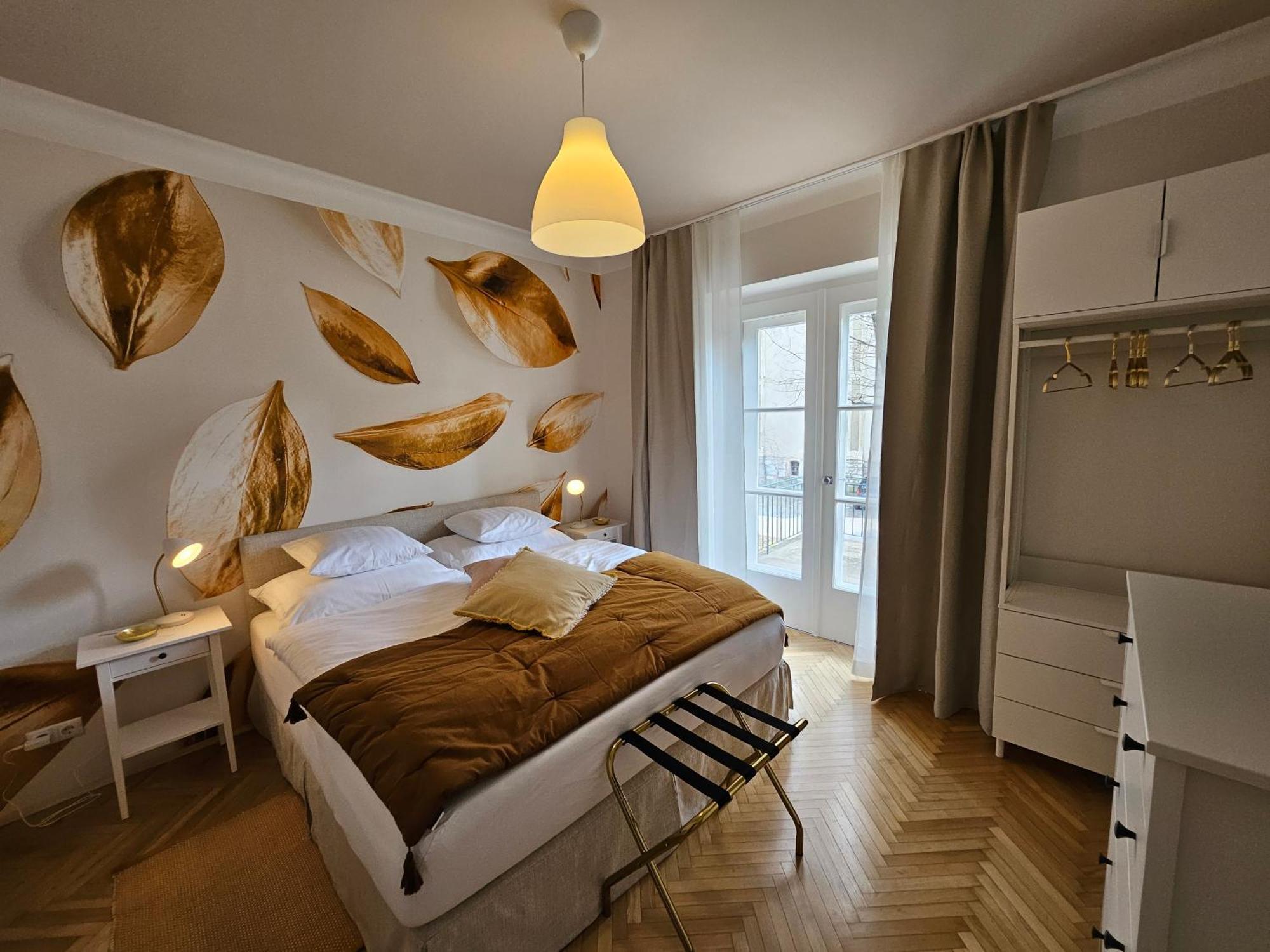 Golden Flat By Grazrentals With Parkview - Brandnew & Free Parking Bagian luar foto